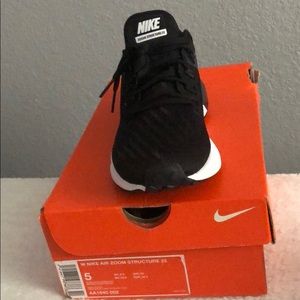 Nike air zoom structure 22